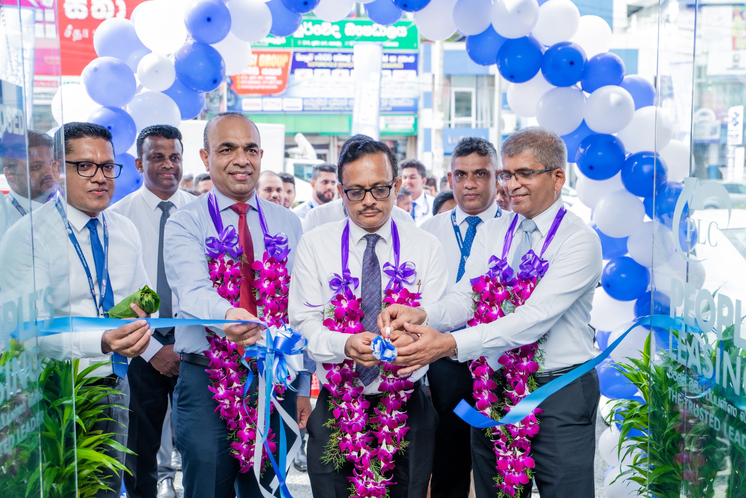 අලූත් තැනක අලූත් වුනු පීපල්ස් ලීසිං කෑගල්ල ශාඛාව